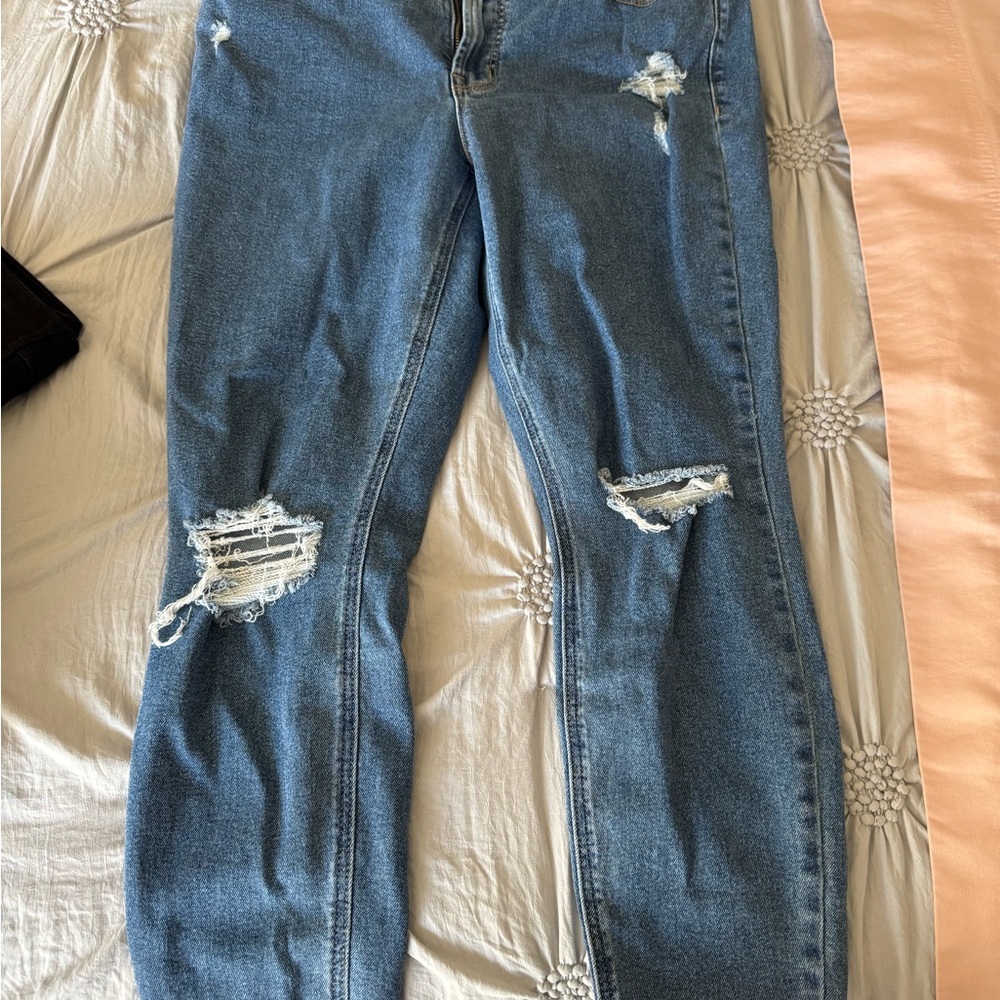 Old Navy Distressed Skinny Jeans in Blue